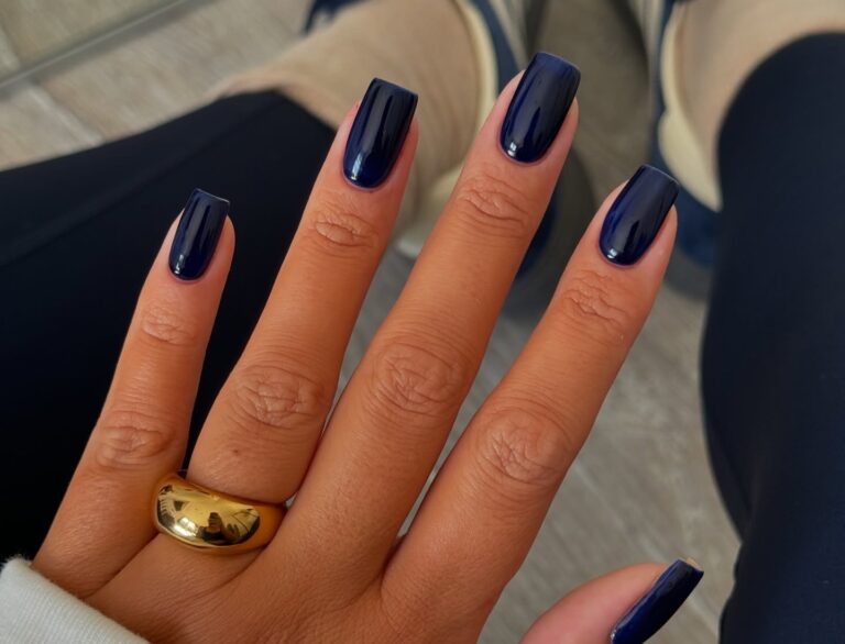 25 Stunning August Nail Colors You’ll Fall For