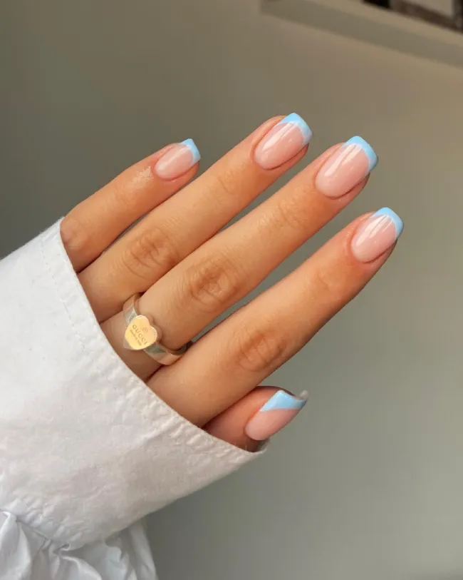 Soft Sky Side-Swoop French